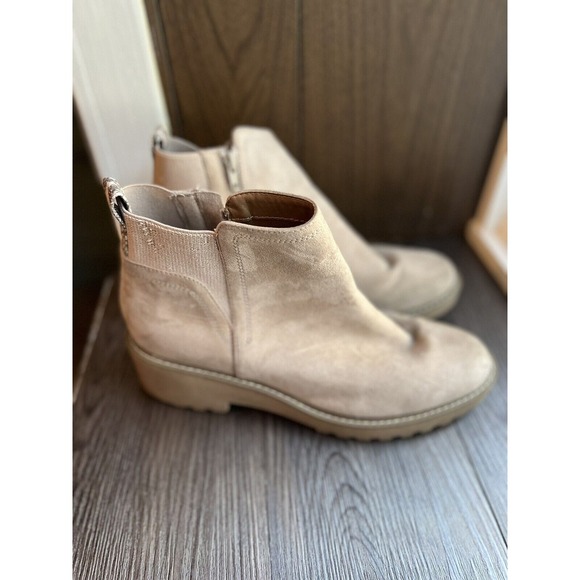 Beige Suede Universal Thread Ankle Boots Chunky Sole Casual Comfort Winter Boots - Picture 2 of 6